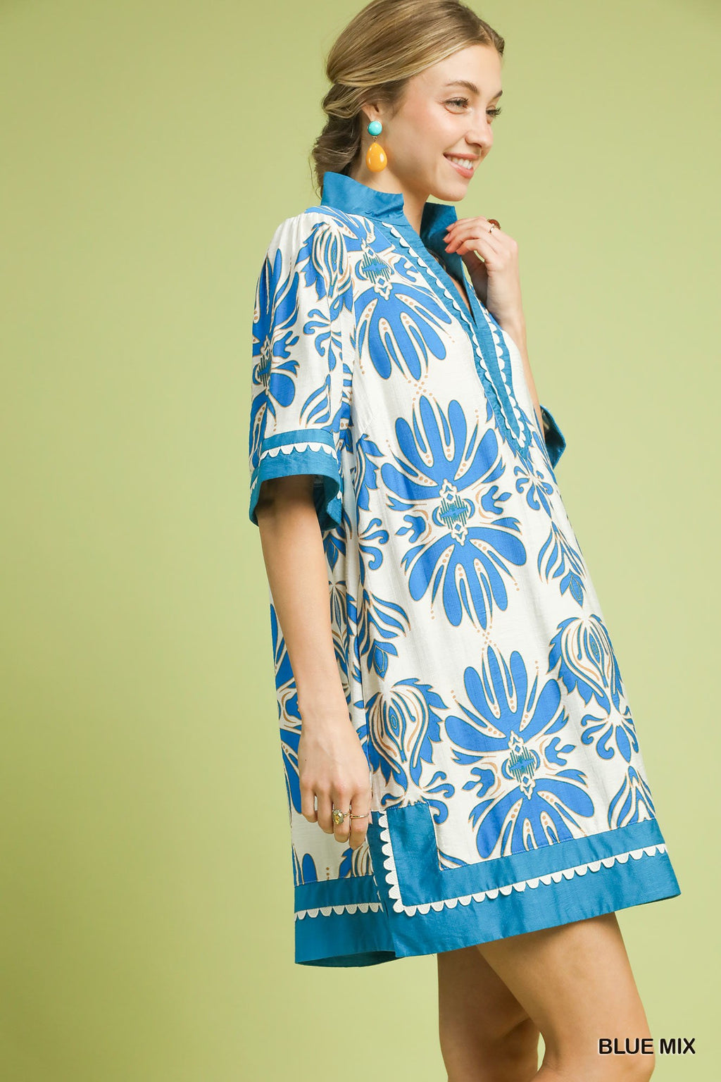Mix Border Print Dress w/ Contrast Trim