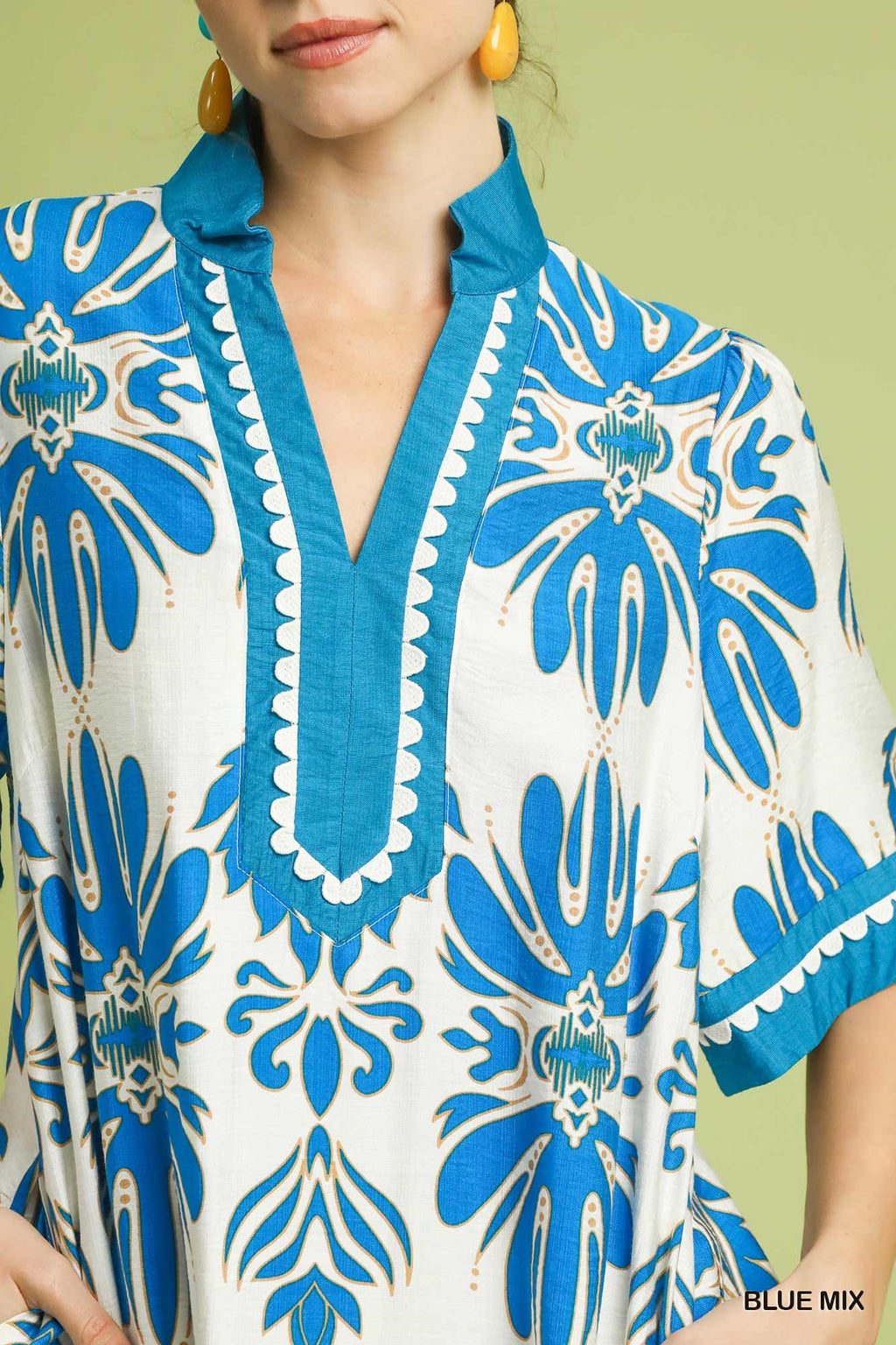 Mix Border Print Dress w/ Contrast Trim